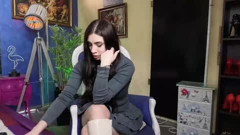 Nicolle online show from 10, 3, 2025