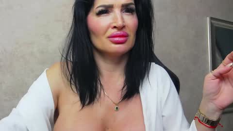 Nicolle online show from 16, 1, 2025