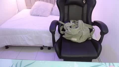 Nicollet online show from 14, 4, 2026