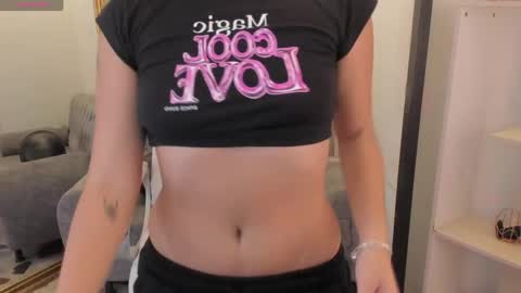 Snapshot of nicolross_ chatting on 24, 5, 2026 NicolRoss online show from 24, 5, 2026
