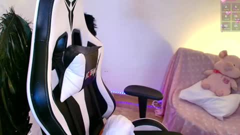 Nicol online show from 2, 1, 2025