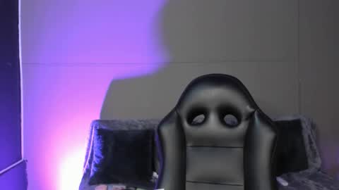 Snapshot of nicolvibes_212 chatting on 25, 11, 2025 Nicol online show from 25, 11, 2025