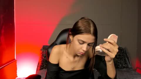 Snapshot of nicolvibes_212 chatting on 30, 11, 2025 Nicol online show from 30, 11, 2025