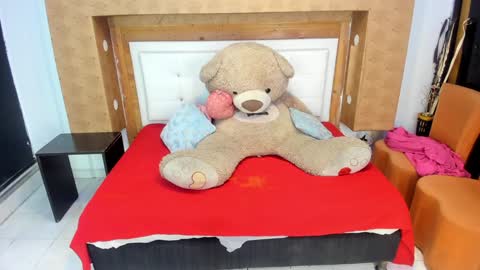 nicolysofi online show from 27, 12, 2024