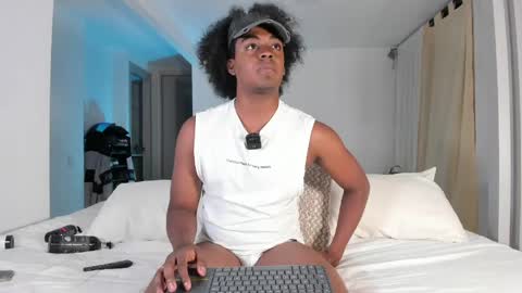Snapshot of nicoymark1 chatting on 19, 5, 2026 Nico y Mark online show from 19, 5, 2026