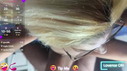 Snapshot of night_love34 chatting on 3, 10, 2025 night_love34 online show from 3, 10, 2025