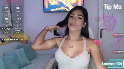 Nicolle Bustamante online show from 6, 5, 2026