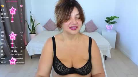 Snapshot of nika_light chatting on 25, 10, 2025 Nika light online show from 25, 10, 2025