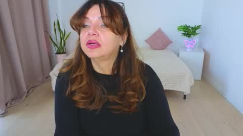 Snapshot of nika_light chatting on 17, 11, 2025 Nika light online show from 17, 11, 2025