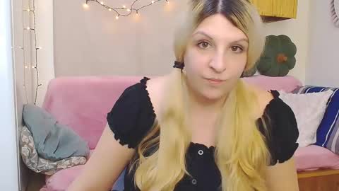 Snapshot of niki_leex chatting on 8, 3, 2026 niki_leex online show from 8, 3, 2026