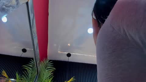 nikii_white online show from 20, 12, 2024