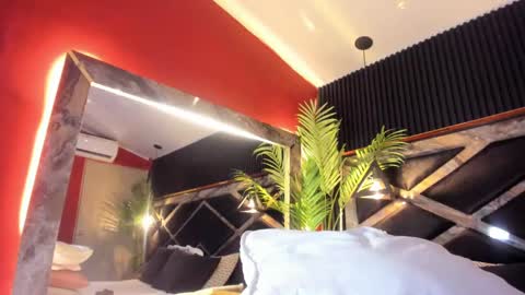 nikii_white online show from 8, 1, 2025