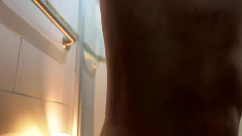 nikkelsofia online show from 5, 10, 2025