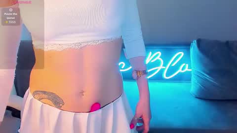 nikki_blondiee online show from 17, 3, 2026