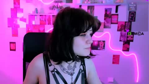 nikki_kiss_ online show from 25, 4, 2026