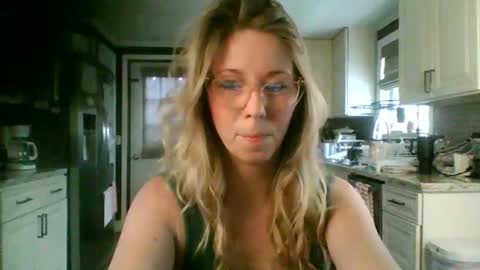 nikkib653466 online show from 2, 4, 2026