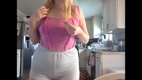 nikkib653466 online show from 3, 4, 2026