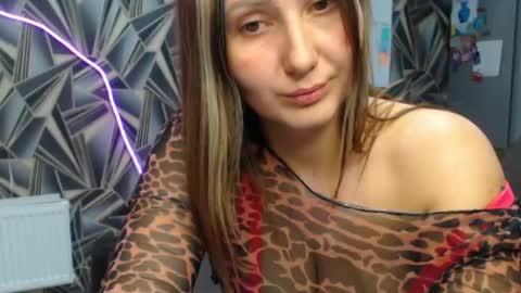 nikkikiss___ online show from 18, 4, 2026