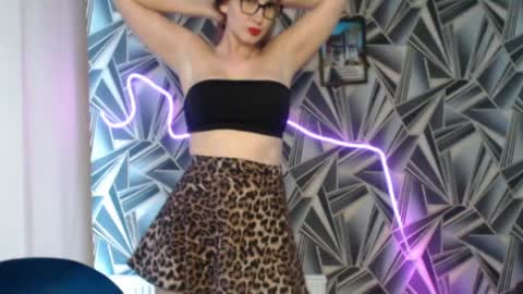 nikkikiss___ online show from 15, 5, 2026