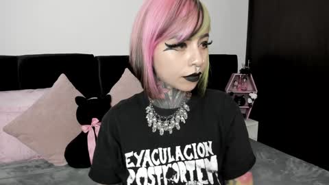 Nikki Ramone   online show from 23, 1, 2025