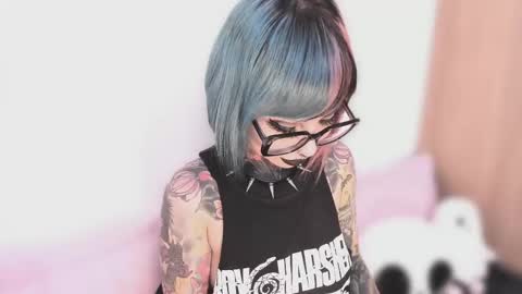 Nikki Ramone   online show from 2, 10, 2025