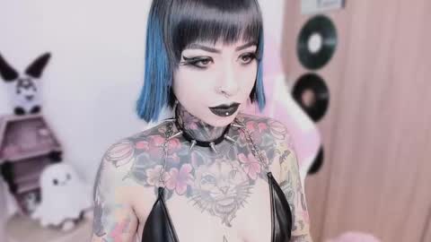 Nikki Ramone   online show from 29, 4, 2026