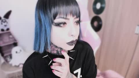 Nikki Ramone   online show from 5, 5, 2026