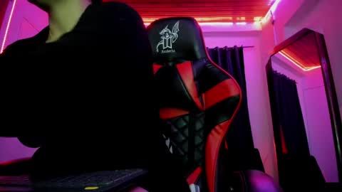 Snapshot of nikky_evans_ chatting on 1, 5, 2026 online show from 1, 5, 2026