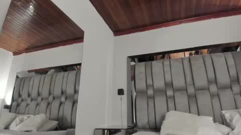     online show from 17, 9, 2025