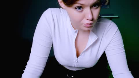 Snapshot of nikol_kitt chatting on 7, 1, 2025 Little Niko Help me reach my goals online show from 7, 1, 2025