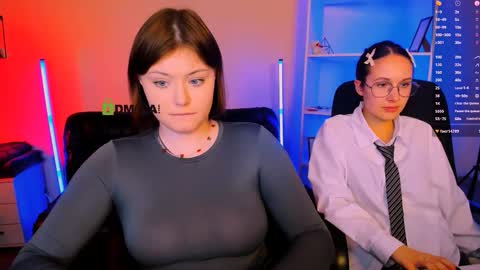 Snapshot of nikol_kitt chatting on 15, 11, 2025 Little Niko Help me reach my goals online show from 15, 11, 2025