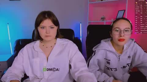 Snapshot of nikol_kitt chatting on 26, 11, 2025 Little Niko Help me reach my goals online show from 26, 11, 2025