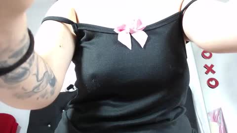 nikol_winick online show from 4, 3, 2025