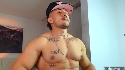 Snapshot of nikolaylisin chatting on 8, 10, 2025 Niko online show from 8, 10, 2025