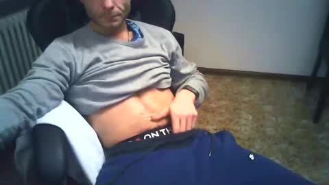 Snapshot of niksdick2121 chatting on 7, 12, 2024 niksdick2121 online show from 7, 12, 2024