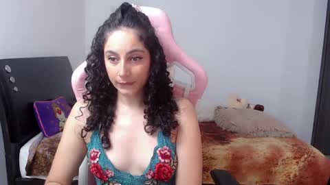 Snapshot of niky_blue chatting on 18, 12, 2024 niky_blue online show from 18, 12, 2024