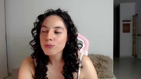 Snapshot of niky_blue chatting on 1, 2, 2025 niky_blue online show from 1, 2, 2025
