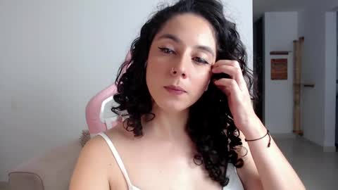 Snapshot of niky_blue chatting on 2, 2, 2025 niky_blue online show from 2, 2, 2025