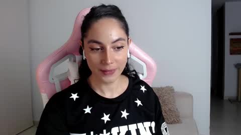 Snapshot of niky_blue chatting on 5, 2, 2025 niky_blue online show from 5, 2, 2025