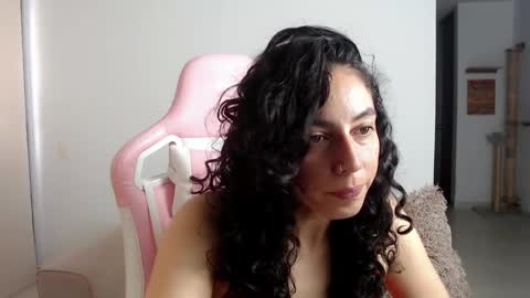 Snapshot of niky_blue chatting on 24, 2, 2025 niky_blue online show from 24, 2, 2025