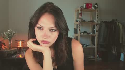 Snapshot of niky_jess chatting on 8, 8, 2026 Veronica online show from 8, 8, 2026