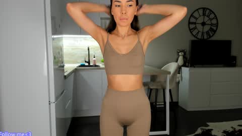 Bella online show from 17, 1, 2025