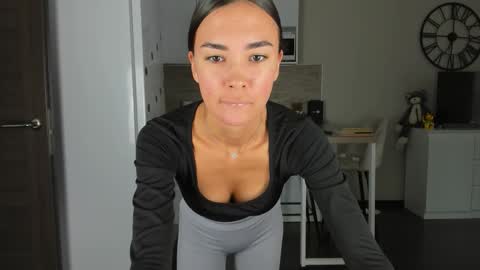 Bella online show from 22, 9, 2025