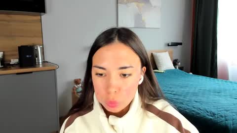 Snapshot of nilliluv chatting on 1, 6, 2026 Bella online show from 1, 6, 2026