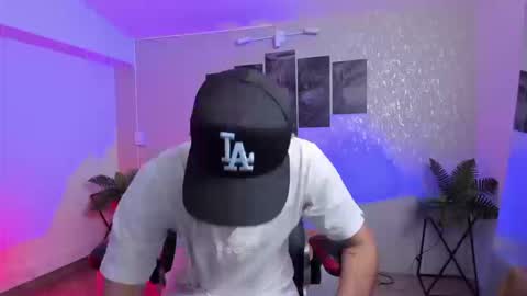 Snapshot of nils_saint chatting on 24, 9, 2025 Nils online show from 24, 9, 2025