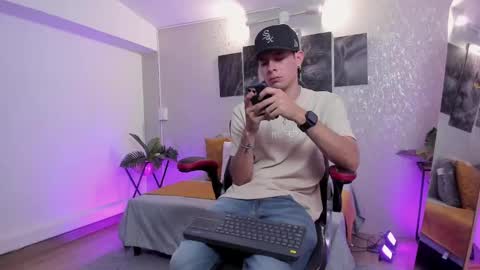 Snapshot of nils_saint chatting on 7, 10, 2025 Nils online show from 7, 10, 2025