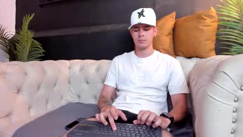 Snapshot of nils_saint chatting on 8, 10, 2025 Nils online show from 8, 10, 2025