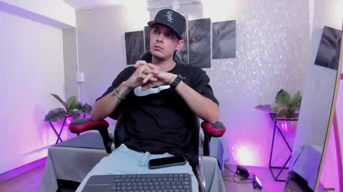 Snapshot of nils_saint chatting on 9, 10, 2025 Nils online show from 9, 10, 2025