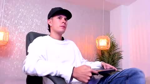 Snapshot of nils_saint chatting on 19, 10, 2025 Nils online show from 19, 10, 2025