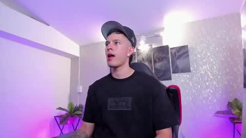 Snapshot of nils_saint chatting on 23, 10, 2025 Nils online show from 23, 10, 2025